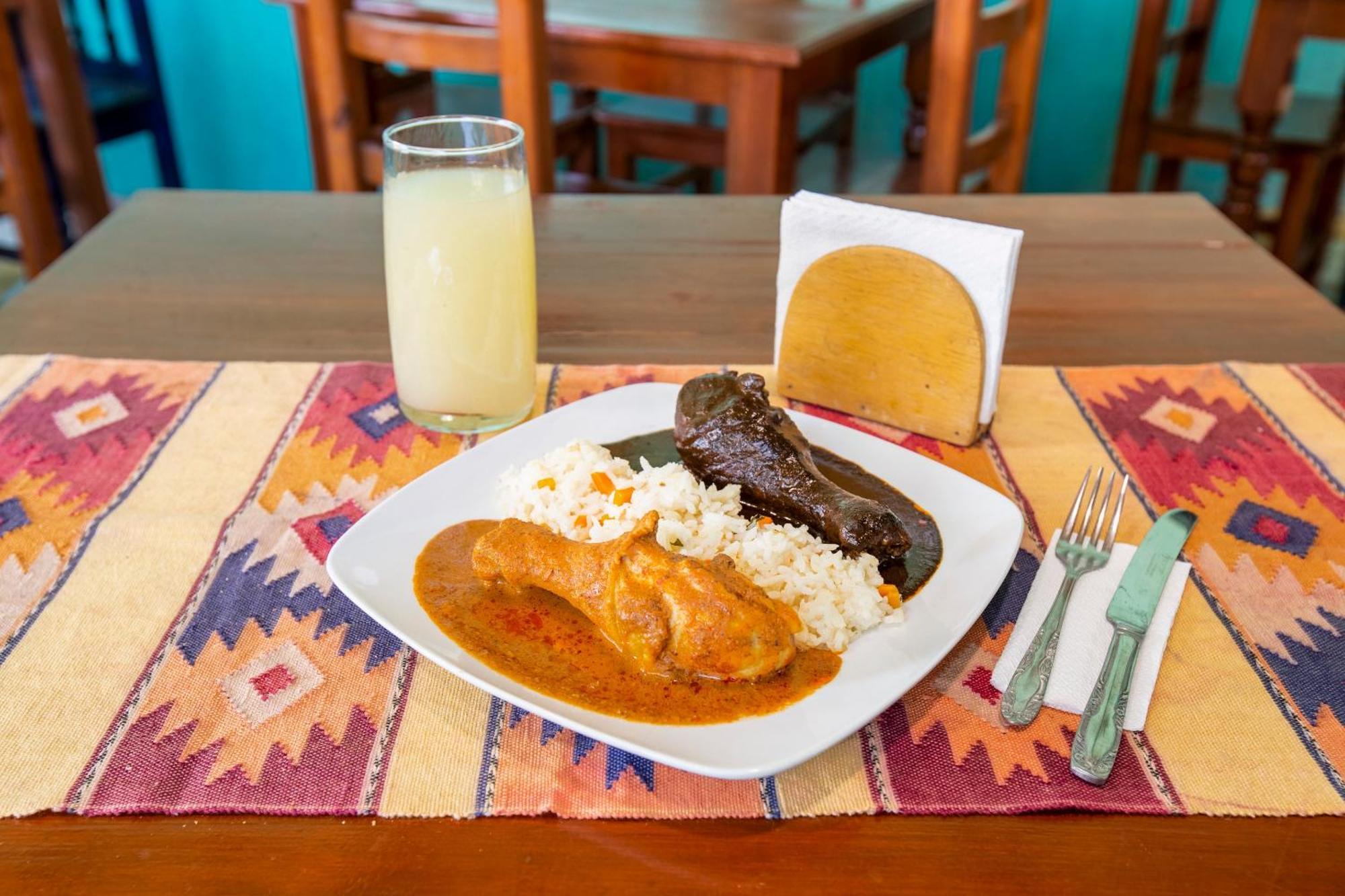 Oyo Hotel Y Restaurante Mitla, Oaxaca San Pablo Villa de Mitla Ngoại thất bức ảnh